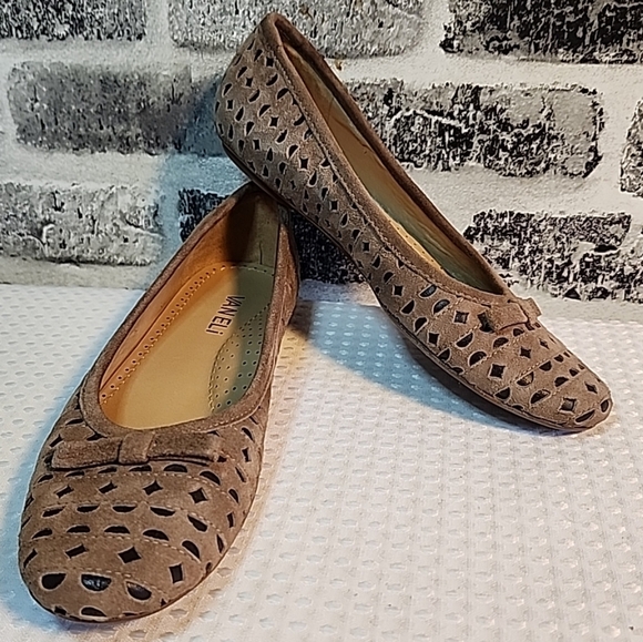 Vaneli Women’s 6.5 NARROW  Dark Beige Suede Ballet Flats  Comfort Cushion Shoes - Picture 7 of 10